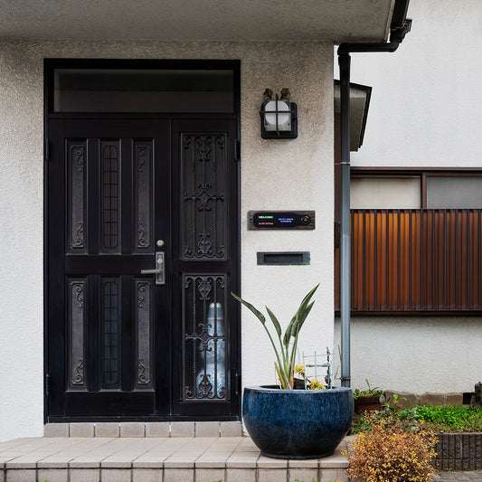 BACKHOME Led Işıklı Isimli Dekoratif Antrasit Gri Ahşap Kapı Zili Butonu